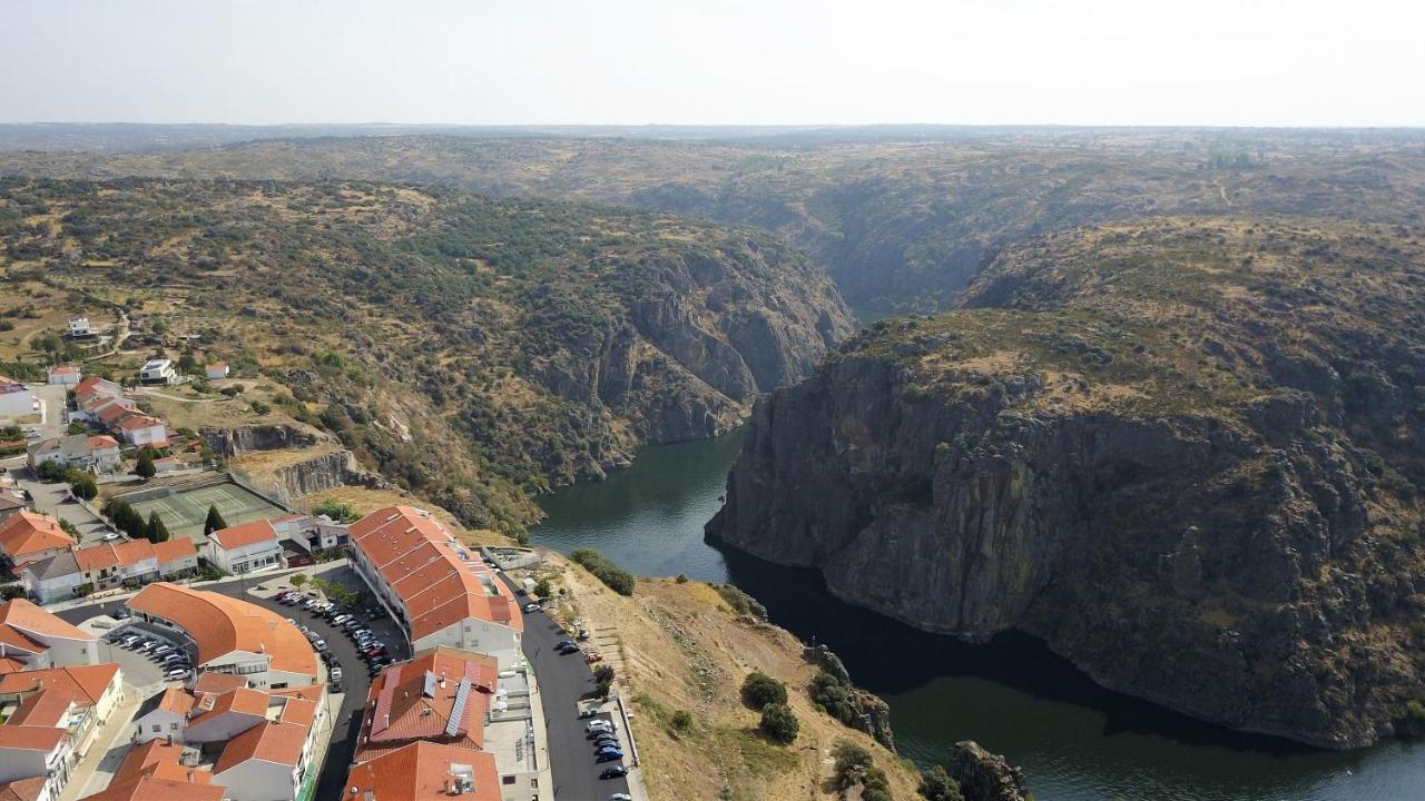 Pensao Vista Bela Hotel Miranda do Douro Bagian luar foto