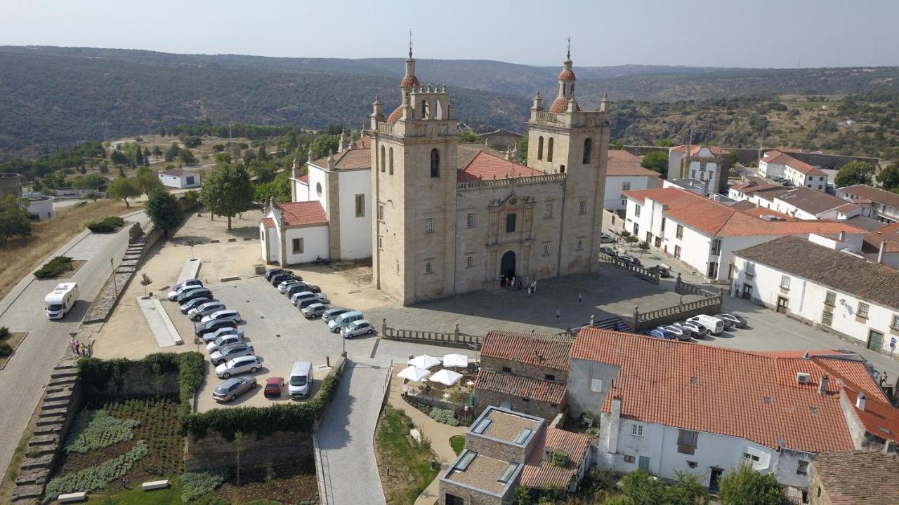 Pensao Vista Bela Hotel Miranda do Douro Bagian luar foto